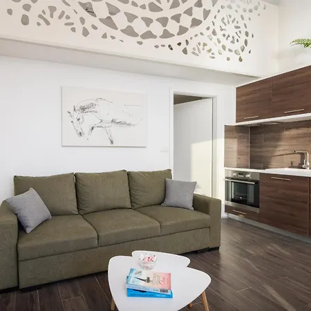 Luxury Jolara With Heated Pool