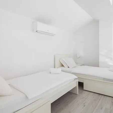 Luxury Jolara With Heated Pool Apartment Mimice