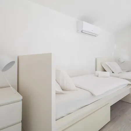 Luxury Jolara With Heated Pool Apartment